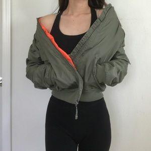 Hollister Bomber